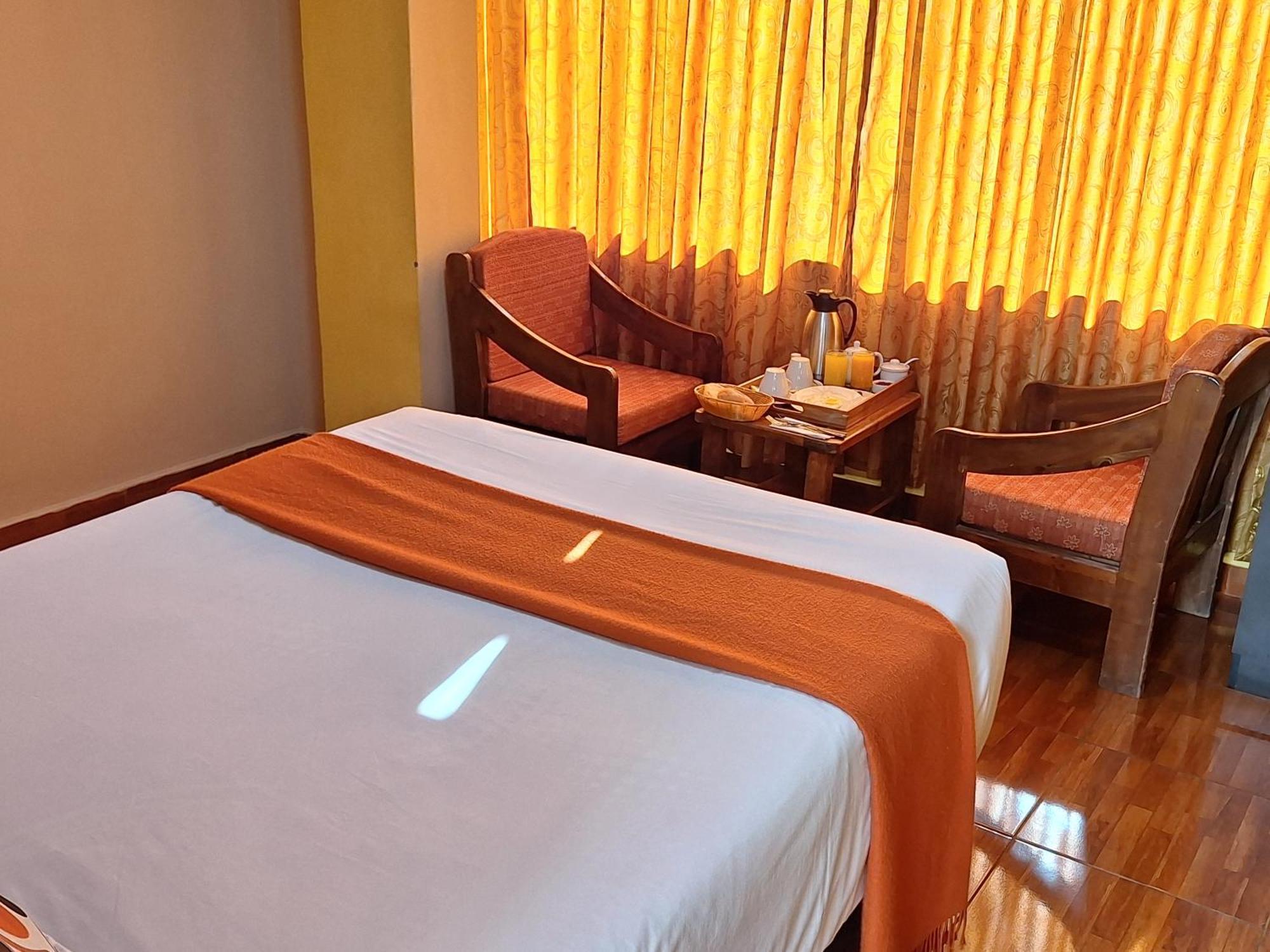 אורובמבה Chaska Valle Inn מראה חיצוני תמונה