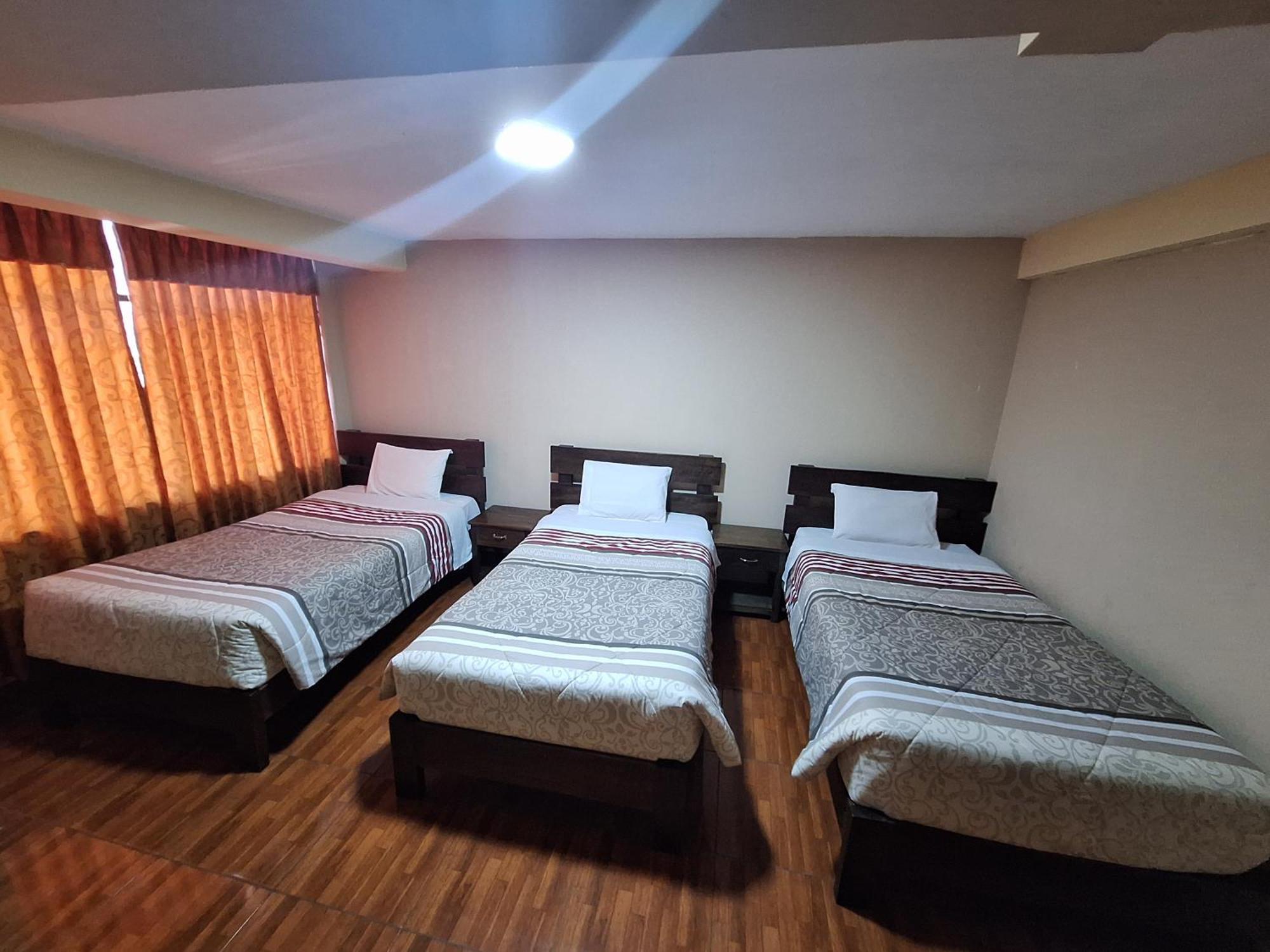 אורובמבה Chaska Valle Inn מראה חיצוני תמונה