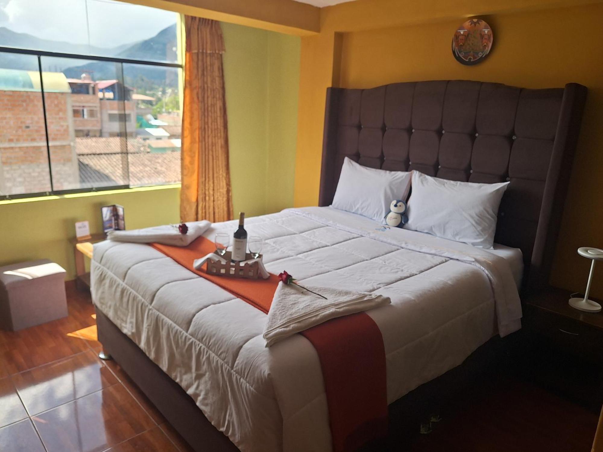 אורובמבה Chaska Valle Inn מראה חיצוני תמונה