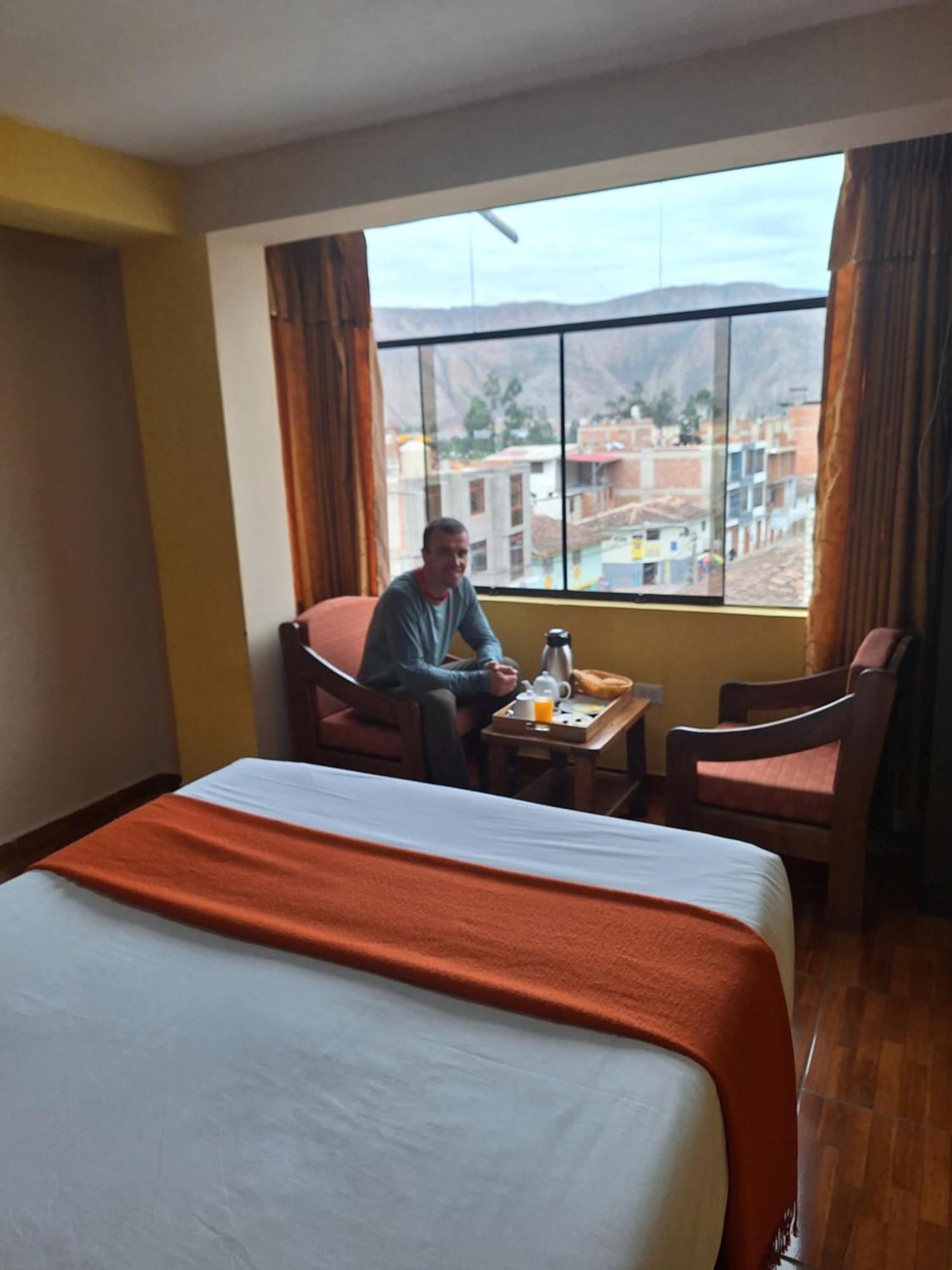 אורובמבה Chaska Valle Inn מראה חיצוני תמונה
