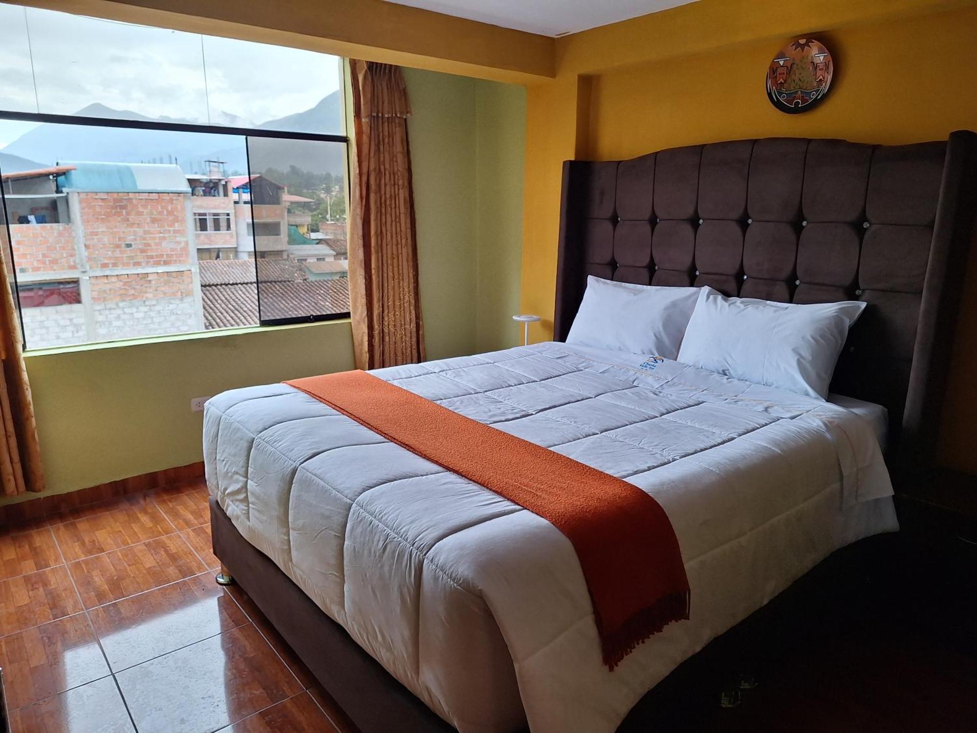 אורובמבה Chaska Valle Inn מראה חיצוני תמונה