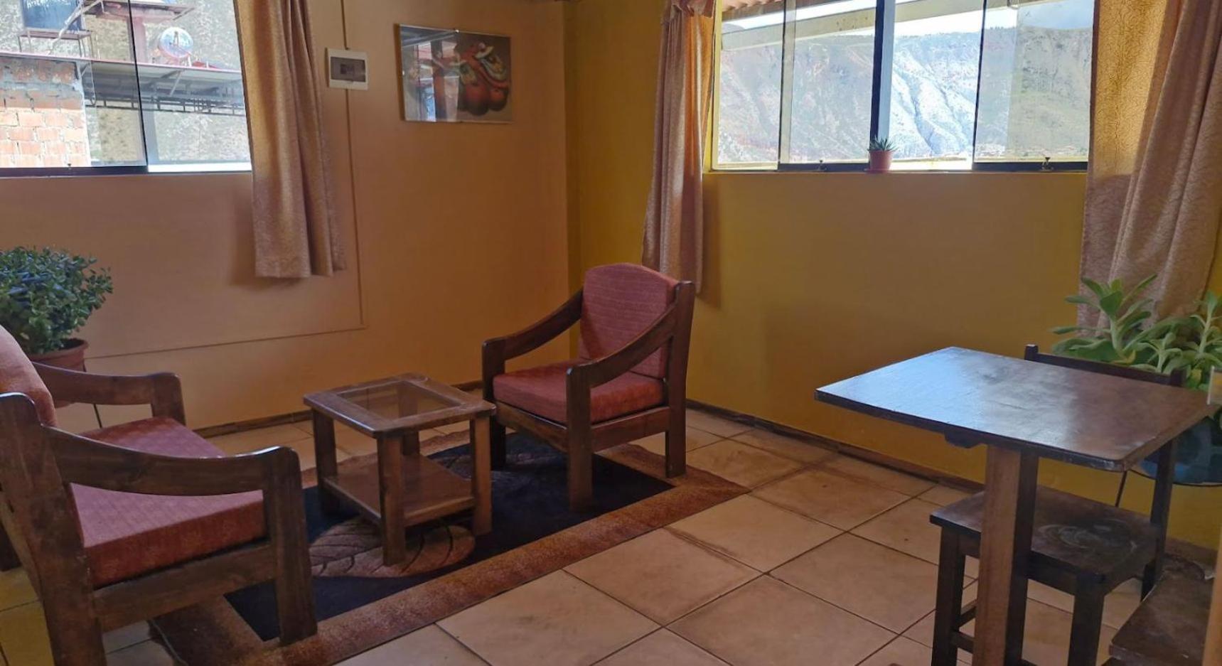 אורובמבה Chaska Valle Inn מראה חיצוני תמונה
