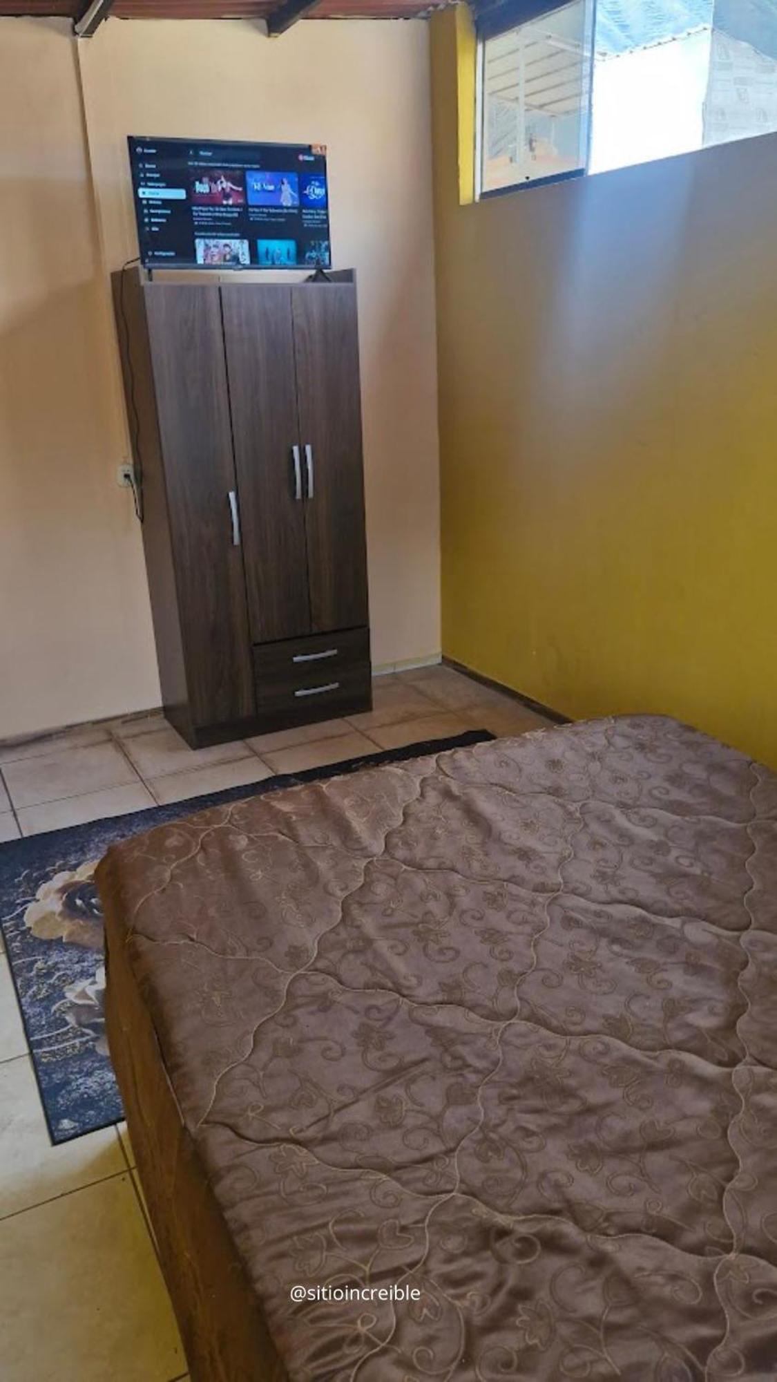 אורובמבה Chaska Valle Inn מראה חיצוני תמונה